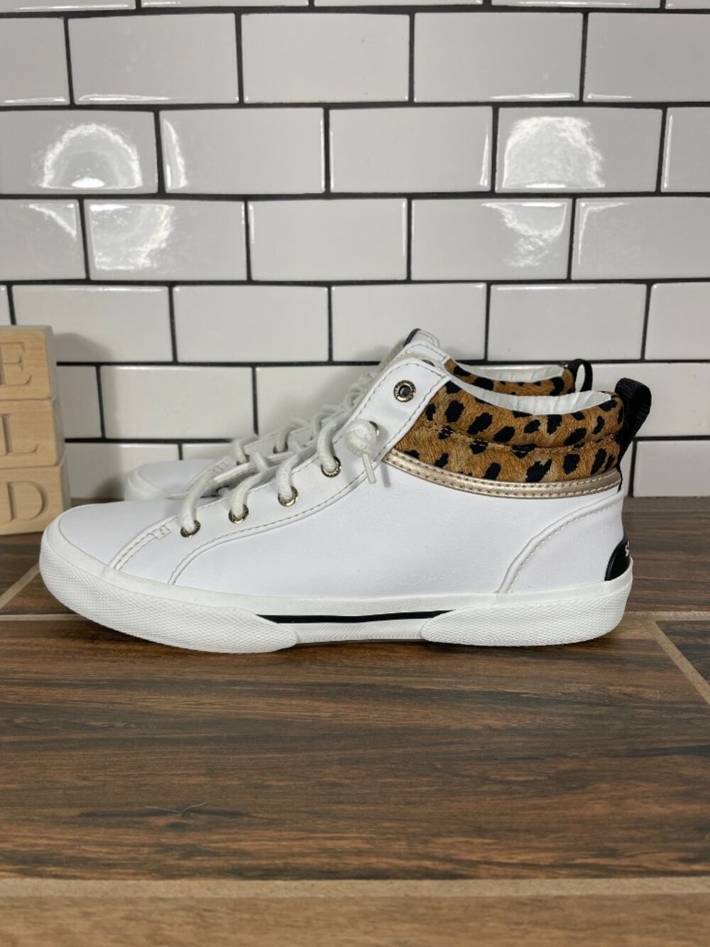 Sperry Pier Wave High Top Shoes Womens Size 8 Cheetah Print Multicolor Sneakers
